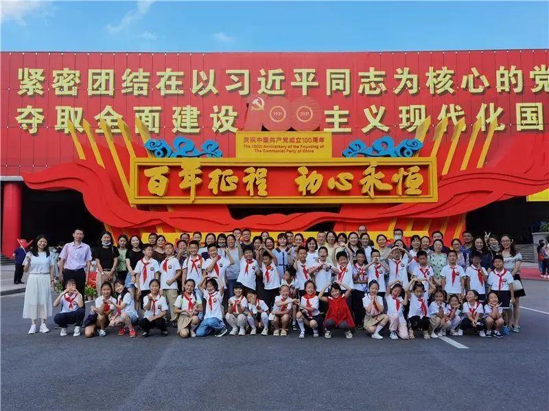 《雪中悍刀行》陈芝豹为什么要和徐凤年不对付？他们之间有什么仇？游戏画面